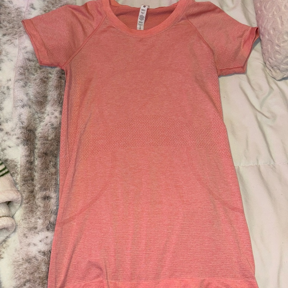 Coral pink swifly tech tshirt